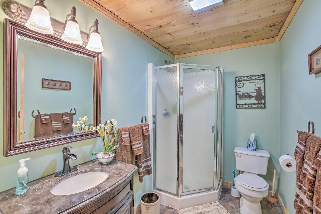 Resort Cabin With Fire Pit Golf, Hike And Play! Rothbury Zewnętrze zdjęcie
