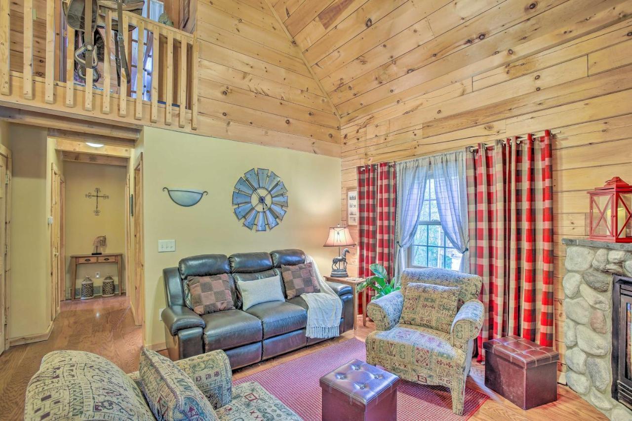Resort Cabin With Fire Pit Golf, Hike And Play! Rothbury Zewnętrze zdjęcie