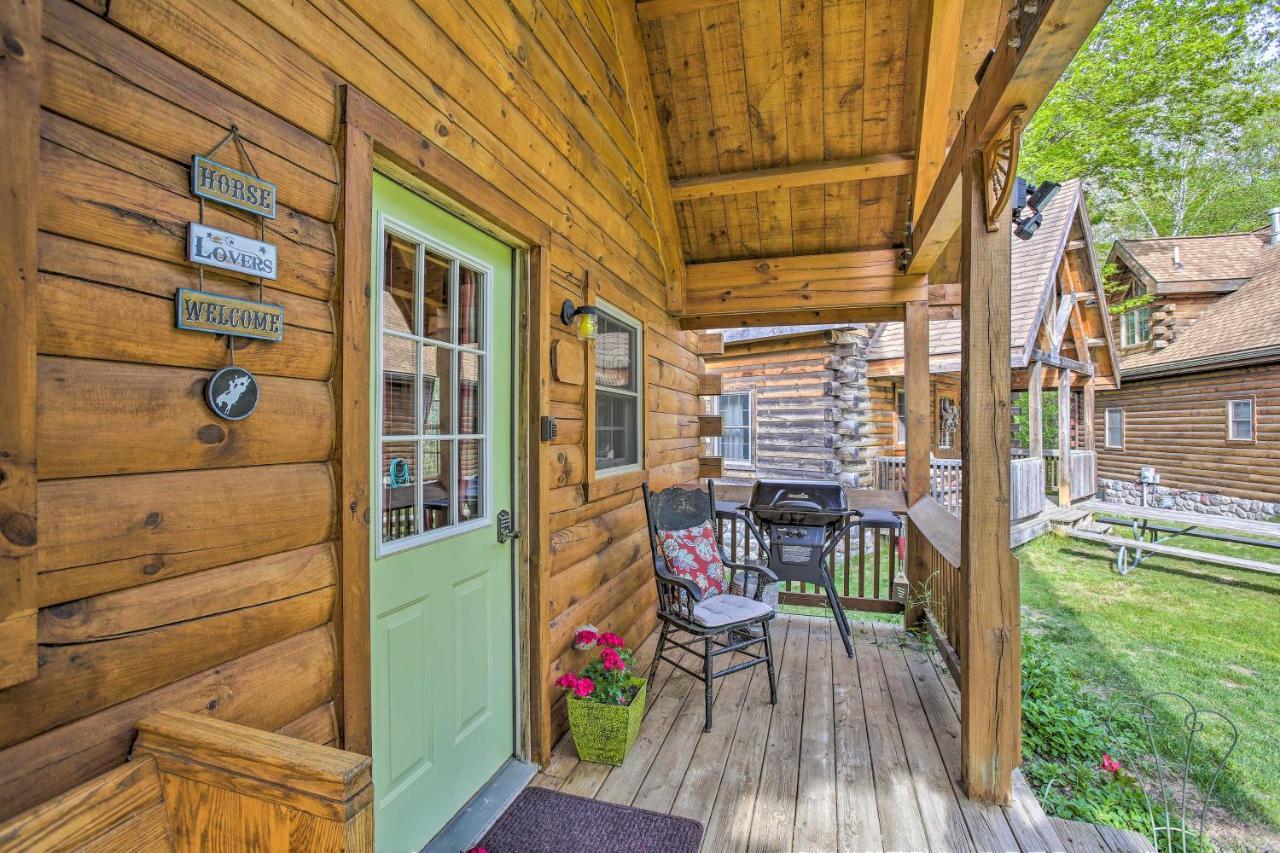 Resort Cabin With Fire Pit Golf, Hike And Play! Rothbury Zewnętrze zdjęcie