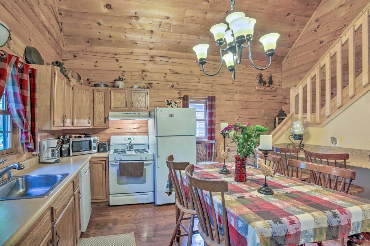 Resort Cabin With Fire Pit Golf, Hike And Play! Rothbury Zewnętrze zdjęcie