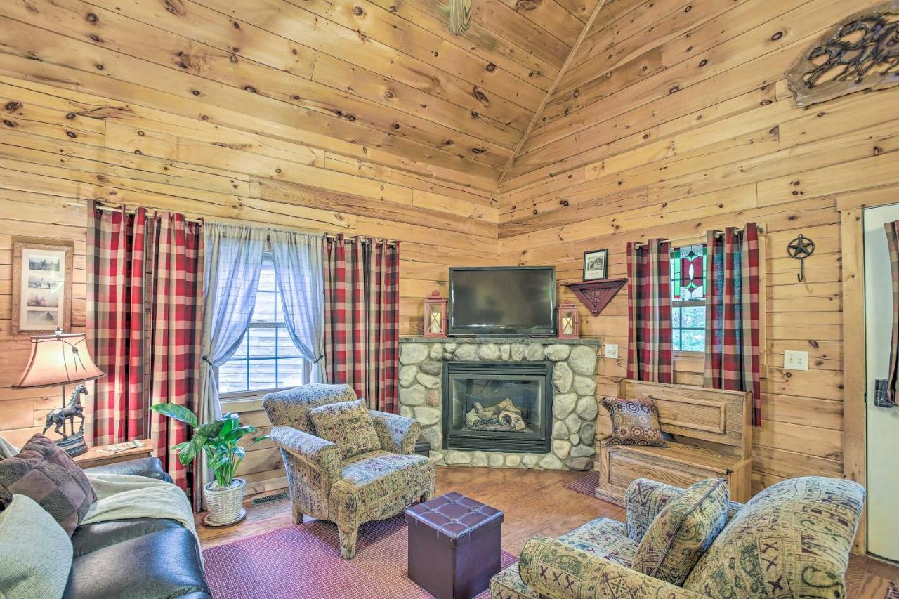 Resort Cabin With Fire Pit Golf, Hike And Play! Rothbury Zewnętrze zdjęcie