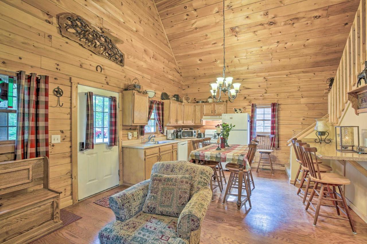 Resort Cabin With Fire Pit Golf, Hike And Play! Rothbury Zewnętrze zdjęcie